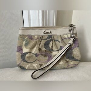 Coach Soho Optic Linen Pleated Wristlet EUC